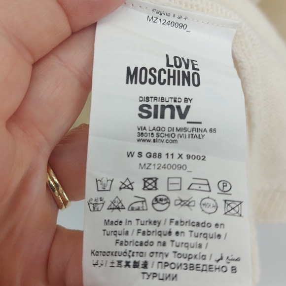 Love Moschino Cream Knit Crewneck Sweater Size Meium - Picture 5 of 7